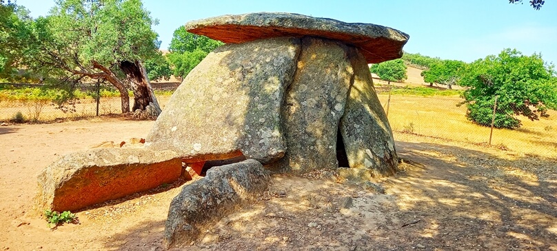 Dolmen El Mellizo (Municipio de Valencia de Alcántara, Extremadura)